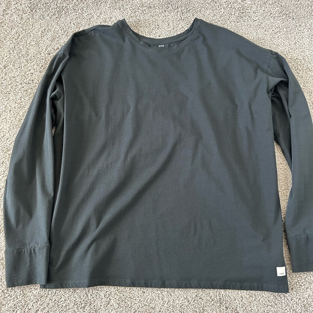 Vuori, Long Sleeve Tee (Like New)